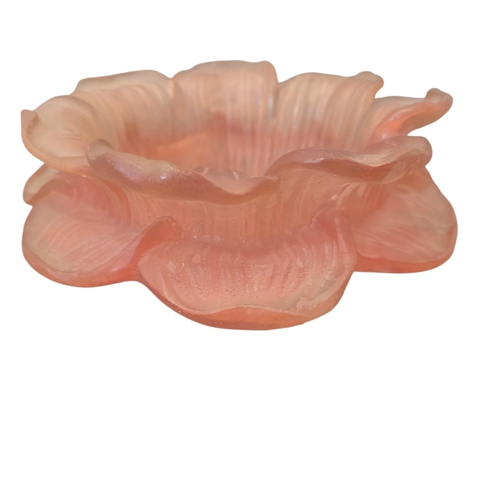 Dorothy Thorpe Pink Frosted Resin Flower Bowl Centerpiece Mid Century Decor